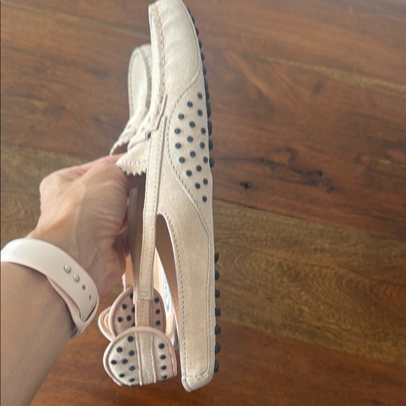 Tod's Cream Flats Elegant Loafers - never worn! - Picture 4 of 7